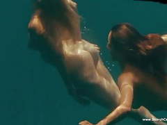 Find-Best-Ass.com presents: Kelly brook & jessica szohr nude & sexy - piranha - hd