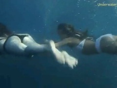 Find-Best-Ass.com presents: Bikini girls filmed underwater in the ocean