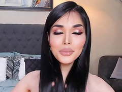 Find-Best-Ass.com presents: Beautifull shemale smoke with cam