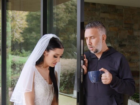 Find-Best-Ass.com presents: Closeup video of newly runaway bride jazmin luv getting fucked hard