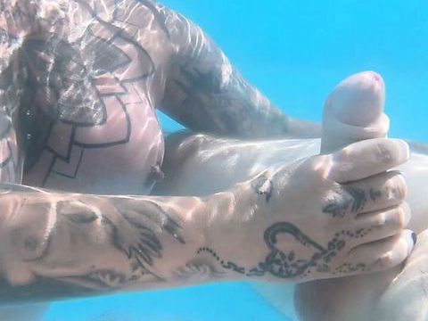 Find-Best-Ass.com presents: Underwater bj pool fun with the creampies