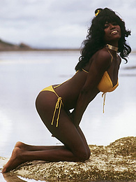 Find-Best-Ass.com presents: Amazing long hair ebony babe in bikini sexy posing outdoor